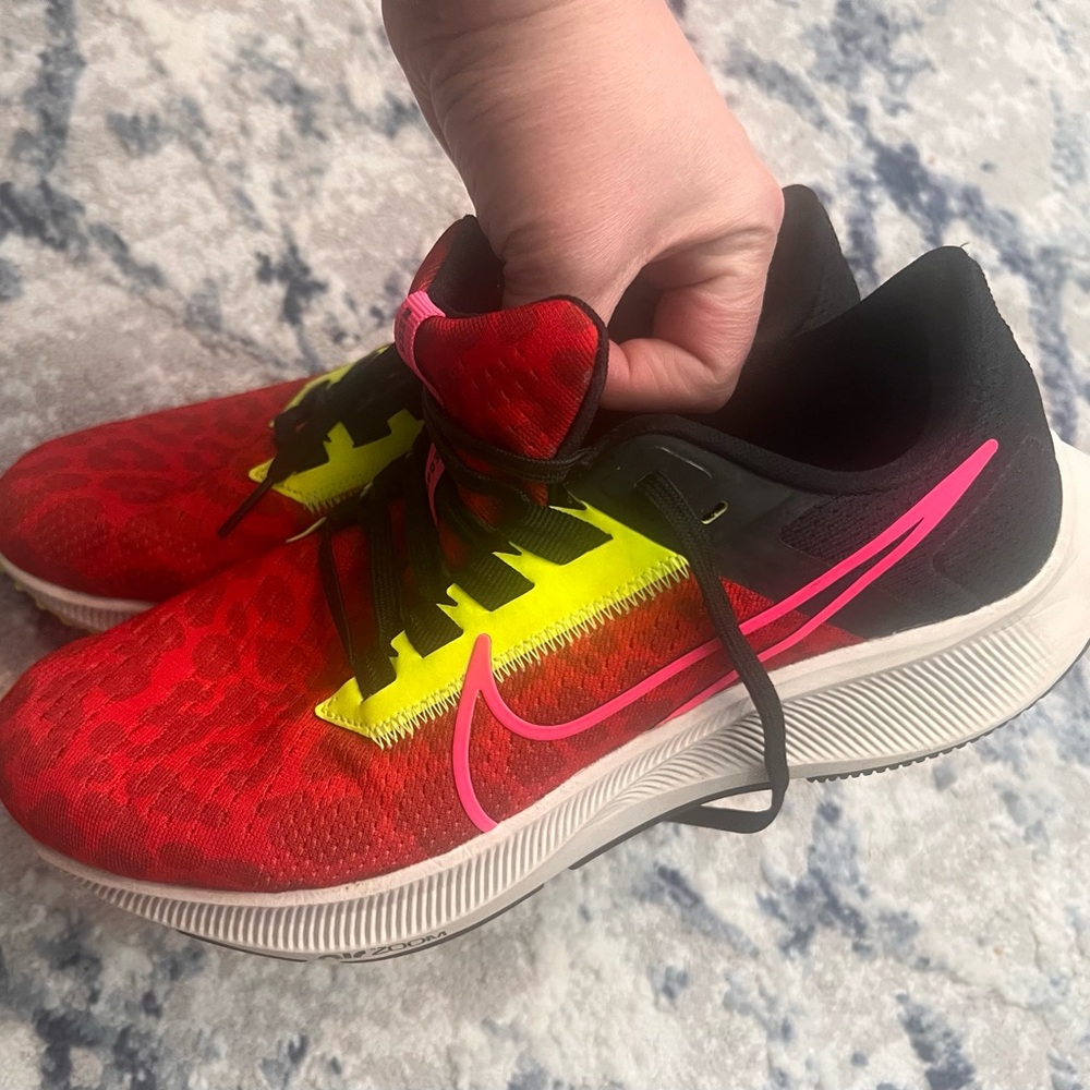 Excellent condition Nike Air Zoom red leopard print